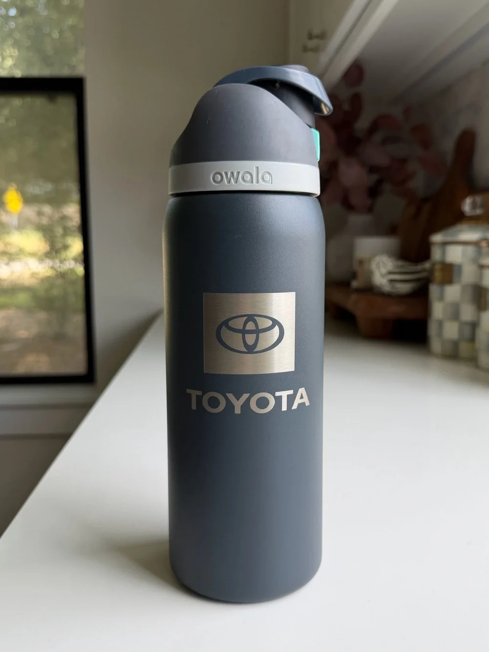 Owala FreeSip Water Bottle Tumbler 32oz